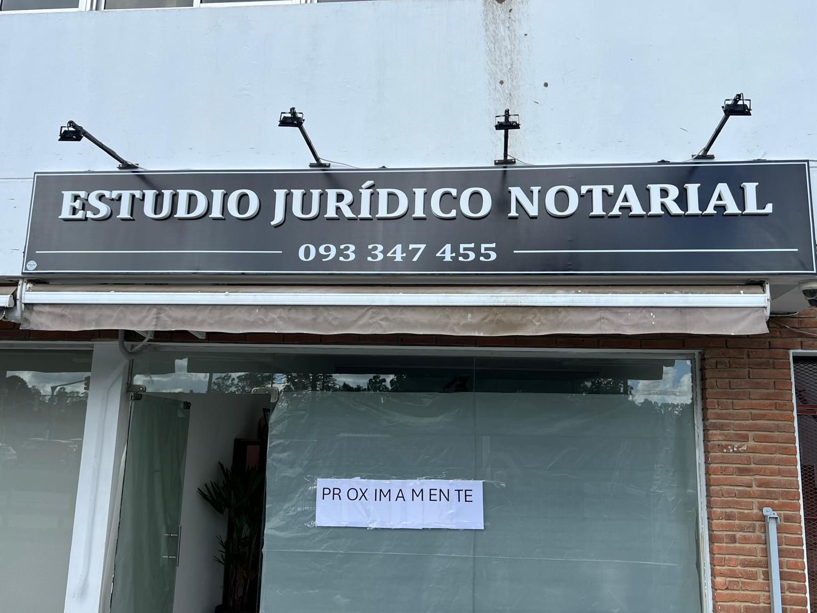 Cartel de frente para Diamantis Hair Studio